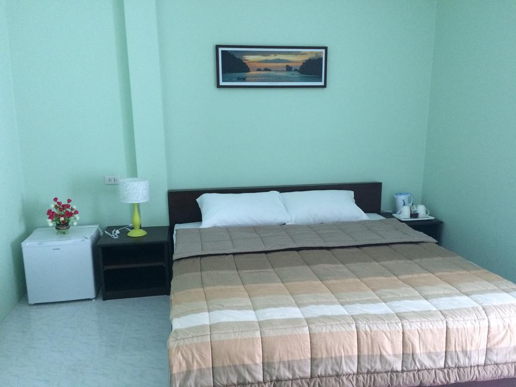 Am House Klong Muang Beach Exterior foto